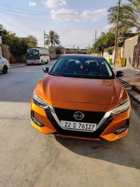 نيسان سنترا 2021 فول فتحه  السياره رقم اربيل ضررها جدا خفيف فقط مازده ...