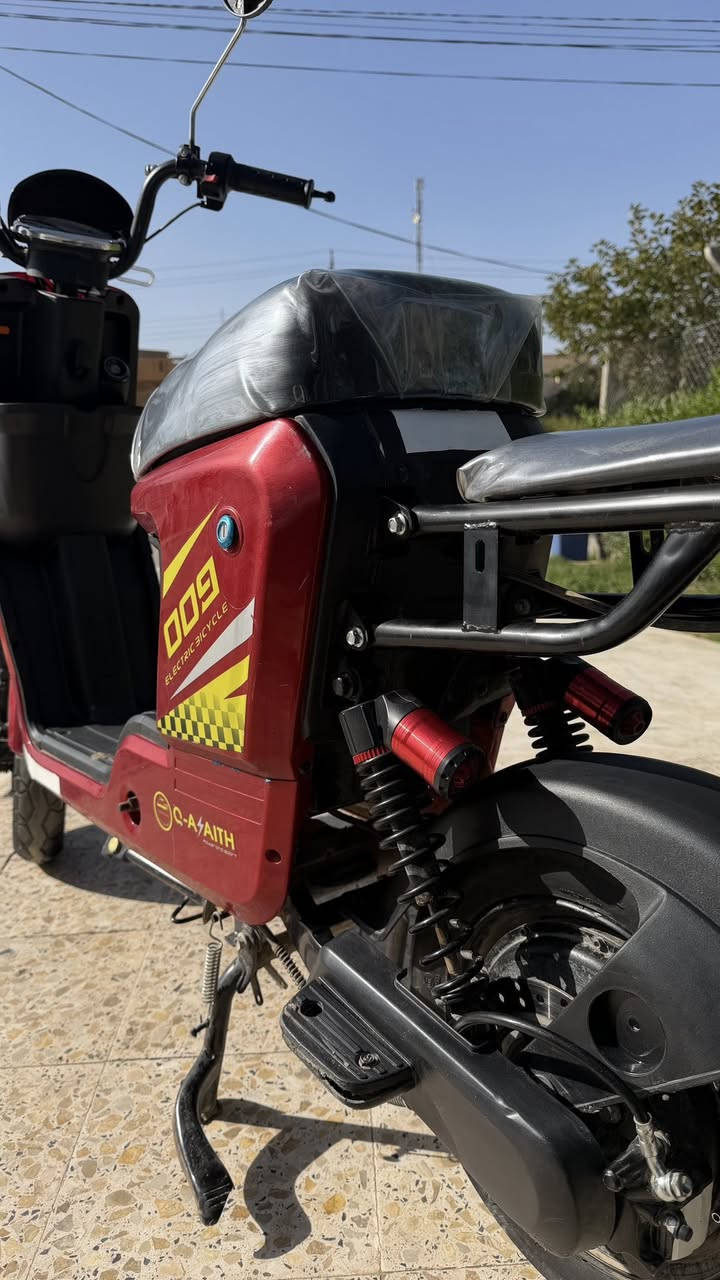 للبيع دراجة كهربائية شحن R9  WINLEE اخو الجديد ممفتوحة ولا مصلحة مستخدمه شهرين  المكان ديالئ شهربان المقدادية
المواصفات:
5بطاريات حجم كبير
بطارية 60v 18A
بلوتوث 
تشغيل بالكارت NFC
للاستفسار التواصل على الرقم***********
