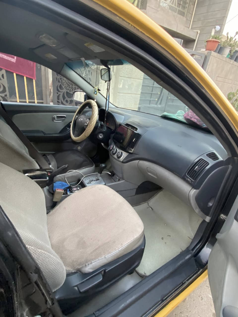 سلام عليكم النتره مقدس 2009سياره كفاله عامه وارد أمريكي حادثه خلفي بدون دواخل وتبديل سياره نضيفه   مكينه وكير كامله صدر تخم تاير دوشمه سياره بسمنه تحويل ثاني يوم السعر 96وبيها مجال اتصل *********** بي وتساب مكاني بغداد جسر ديالى
