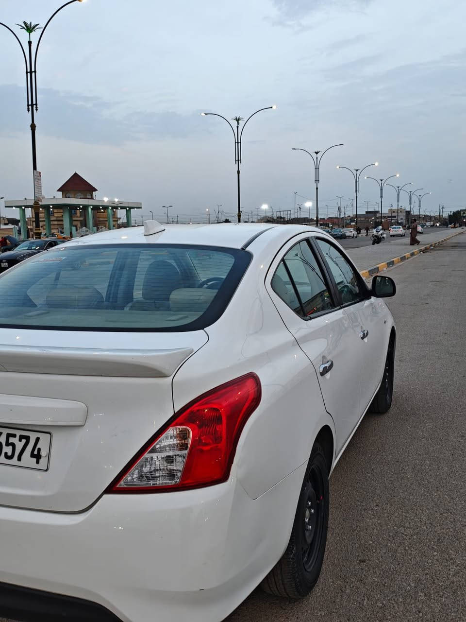 نيسان صني موديل 24 رقم اربيل بسم الشركه مكفوله كفاله عامه عدى دحجه بسيطه واضحه بالصوره ماشيه 19 
السعر 127 وبيها مجال بسيط مكاني بصره ***********
