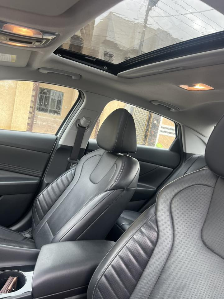 السلام عليكم
الانتره للبيع موديل 23هايبرد   رقم بغداد فول مواصفات 1/1لمتد ومواصفات لمتد معروفه سياره حادث كما موضح بالسونار امريكابالمنشور  سياره حيل نظيفه استخدام شخصي ماشيه 50  السعر 170 وبيه مجال الاتصال 

***********
