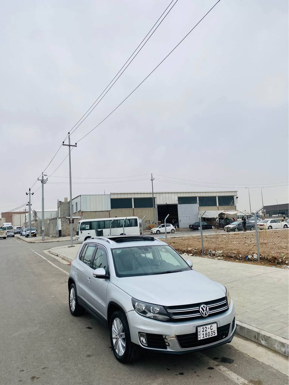 تیگوان ٢٠١٧ 
١٢٥٠٠٠ کیلومتر ڕۆشتووە
فول مواسەفاتە
بانۆرامە
کوشن جلد هیتەر کارەبایی
بەسمە - برێک بەسمە
کامیرا 
کەشن خەزن
گێڕ تۆماتیک سبورت عادي 
دەبڵ ئەکسل.                  دوو بارچە بۆیاخ بێ. داخلی 
کەمەک ساردی هەیە
ژمارةي موبايل*********** أربيل, العراق
