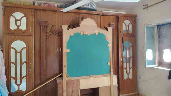 السلام عليكم غرفه اغشاب نجاره عراقيه ثقيله 
للاستفسار ***********
