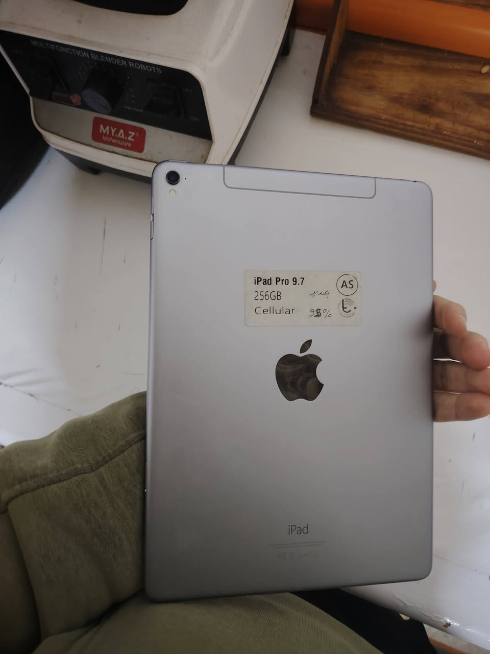السلام عليكم
ايباد برو ٩.٧ ذاكرة ٢٥٦
يدعم السيمكرت جهاز حييل
نظيف مابيه خدوش
السعر ٢٥٠ وبيها مجال للطيبين
مكاني الموصل للاستفسار 
***********
