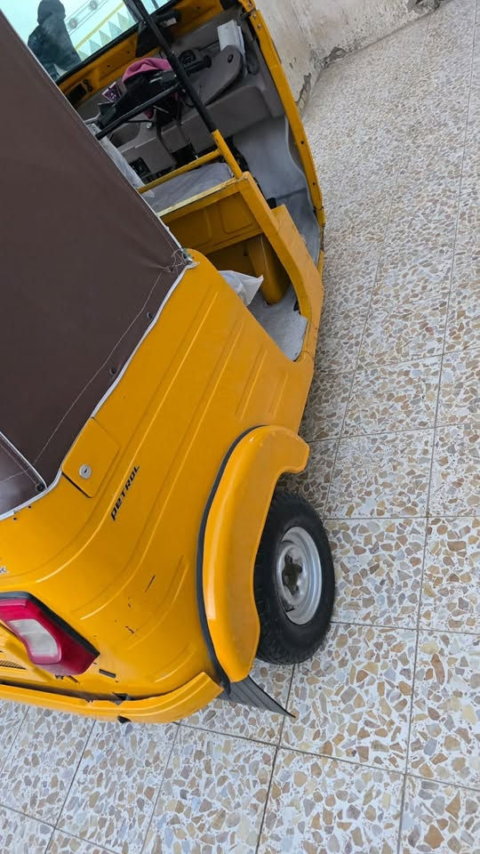تكتك للبيع موديل 19شهر 10وراق كشره كفاله عامه فقط دوس معمرات 
محرك مبدل بستم تكتك جديده كلش تاير جبلي لايتات زنون دوشمه 
جاهزه من كلشي مكان تكتك ابو رمانه***********
