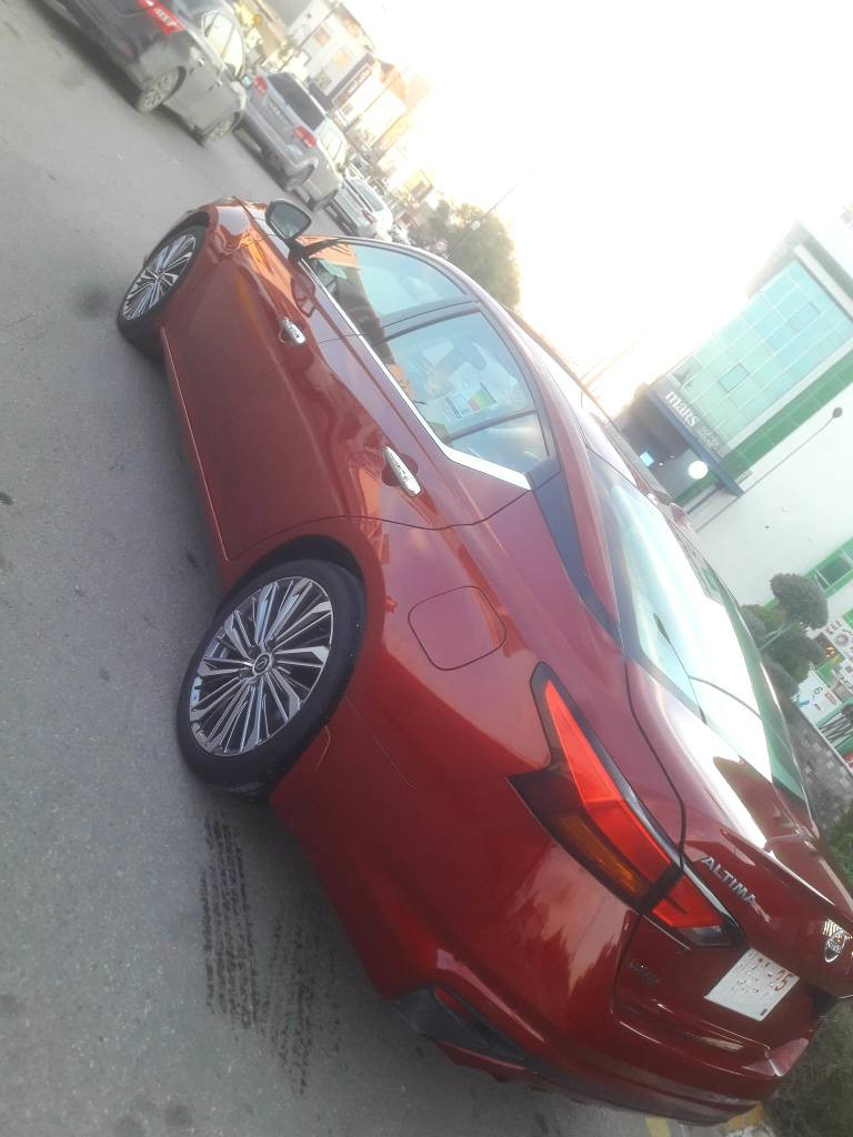 سلام عليك للبيع نيسان التيما
موديل 2024
ضرر سياره بونيد صبغ فقط
ارباك استرن وتكمه طرف واحد طاك راجع بلادي
موصفات SL فول فول داخل ملكي
سياره ماشي 12 الف 
سياره كاتي تترقم شمالي فقط
سعر 168 وبي مجال 
مكان سياره كركوك
رقم موبيل *********** كركوك, العراق
