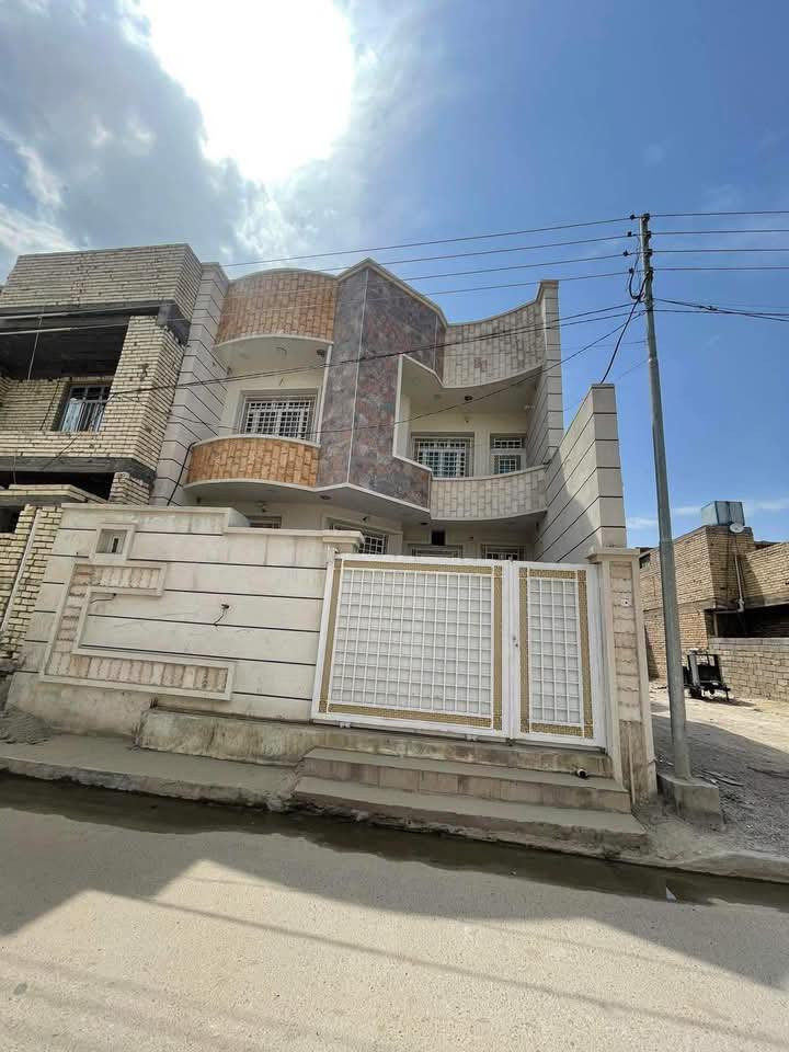 فرصة مميزة للبيع – الفلوجة / حي العسكري 🔥

📍 الموقع: حي العسكري قرب جامع الحسين، خلف أسواق عطوفة الثانية
📐 المساحة:
• 154 متر بالسند
• 158 متر واقع حال
الوجه ٨ الا ٢٠ سنتيمتر
النزال ٢٥ متر 

🏠 طابقين – بناء حديث 2023
يتكون من:
✔️ استقبال
✔️ مطبخ
✔️ صالة
✔️ 4 غرف نوم

شارع ٨ متر 

📑 طابو صرف باسم شخص واحد
💰 السعر : ٢١٠ مليون دينار عراقي (قابل للتفاوض وبـيه مجال)
🔁 يرهم مراوس

بيت مرتب وبموقع ممتاز 

للاستفسار والمشاهدة التواصل خاص أو اتصال على الارقام التاليه 
***********
***********
***********

#ابوميلان #عقار #ا #استثمار #عقار
