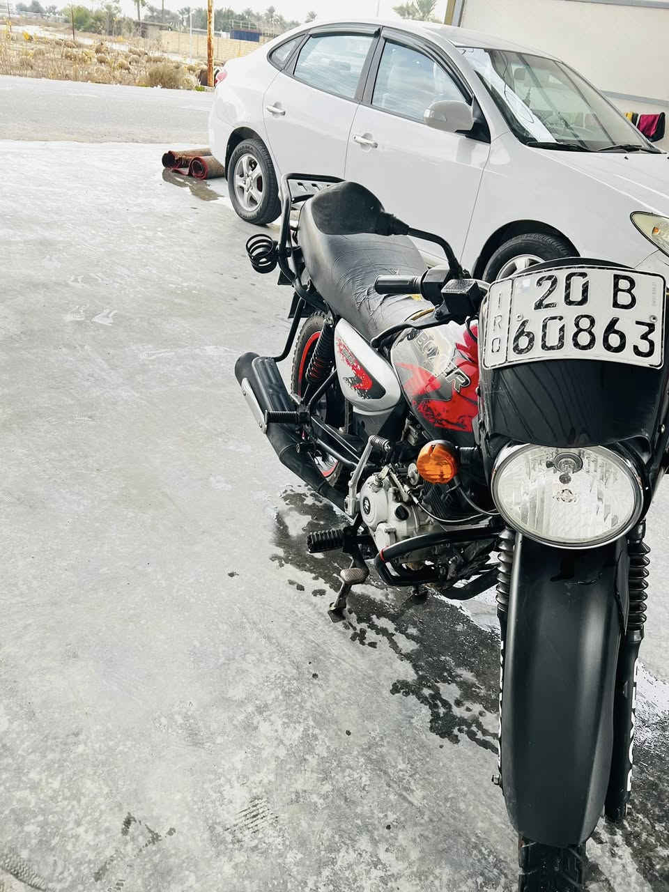 دراجه بوكسر 22 مرقمه  بيهة نواقص بسيطه قبطق زنجيل الفوك  موجود بس يرادله تصليح و سلف  المكان بغداد 

***********
السعر مليونين و١٠٠
