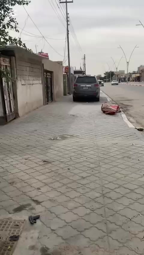 سلام عليكم بيت تجاوز في حي الخطوه مساحته 350 متر خمس قرف وديوان خارجي علئ شارع مال حي الخطوه كافت الخدمات يمه مدارس مستوصف والباقي موضح بل فيديو 30 وبي مجال وشراي يتصل ***********
