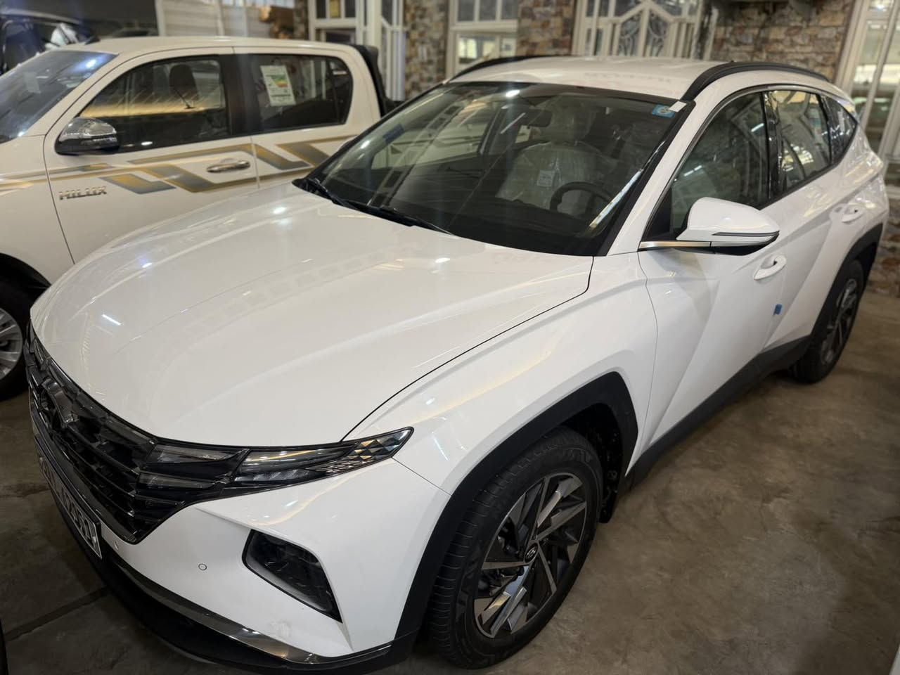 🚗 Hyundai Tucson 2024 – وارد خليجي 🔥

📍 معرض الإمام المركزي
العنوان: بغداد – الكريعات – شارع الوقف السني

━━━━━━━━━━━━━━

🔹 الممشى: 17 ألف كم فقط
🔹 رقم بغداد
🔹 وارد خليجي
🔹 فول مواصفات عدا البانوراما
🔹 الملاحظات: بيه ٤ رصعات بلبنيد

━━━━━━━━━━━━━━

✨ المواصفات:

✅ بصمتين (تشغيل + دخول ذكي)
✅ تشغيل عن بعد
✅ شاشة دشبول + Apple CarPlay
✅ كاميرا 360° دوّارة
✅ حساسات أمامية + خلفية
✅ رادار خلفي
✅ لايت زينون + LED
✅ بك لايت LED
✅ كشافات
✅ قياس 19
✅ شاحن هاتف Wireless
✅ تدفئة مقود
✅ برادات خلفية
✅ مثبت سرعة Cruise
✅ أوامر صوتية
✅ أوضاع قيادة Drive Mode
✅ شفتات مقود
✅ تبريد شاشة
✅ هاند بريك بصمة + Auto Hold
✅ ABS + مانع انزلاق
✅ نظام نزول المنحدرات
✅ ISOFIX
✅ حساسات ضغط إطارات
✅ إنارة داخلية LED
✅ إشارة بالمرايا الجانبية
✅ منفذ طاقة

━━━━━━━━━━━━━━

💰 السعر: 20,800$ بيها مجال بسيط
 
📞 اتصل وتدلل:
***********
***********

🔥 سيارة مرتبة وجاهزة للفحص 🔥
