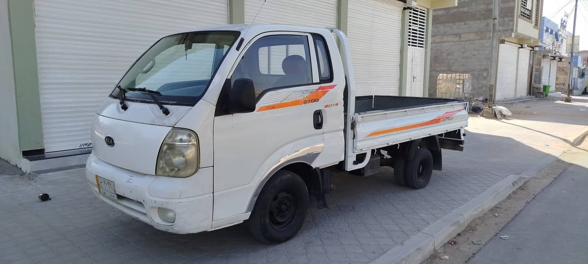 السلام عليكم كيا بنكو موديل 2012 السياره مكفوله من الضربه مصبوغ بها صبغ بالدواسات ماكينتها بها خيط بخار سعر السياره 75 وبيها مجال للشراي مكان السياره بصره*********** سنويه السياره  29 مصفره ضريبه وغرامات
