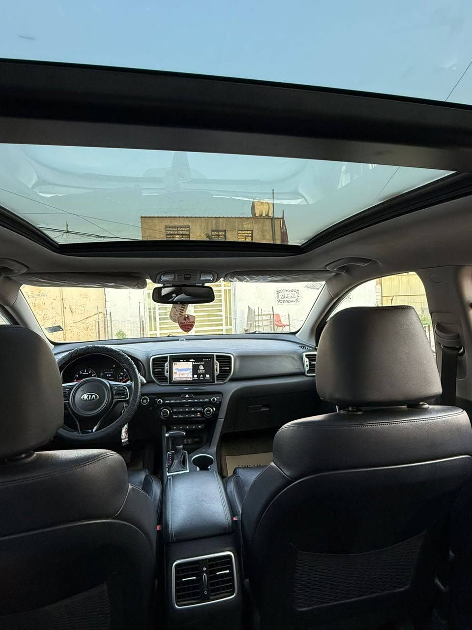 سلام عليكم سبورتج وراد امريكي موديل 19  سيارة جديدة جدا حادثها بنيد سطحي فقط مواصفات السيارة لمتد  يعني فول الفول للخير / بصمة تشغيل + بصمت ابواب مري شفط كشنين كهرباء جنطة كهرباء كشتات تدفئة تبريد  ستيرن تدفئة شحن واير ليس بنيرامة سستم سمعات دمامات بلادية سيارة كلش نضيفة السونار مرفق داخل المنشور السعر 172 وبيها مجال جدن بصيط مكاني بغداد الكاضمية
مكلف بل نشر الاستفسار علة صاحب السيارة ***********
