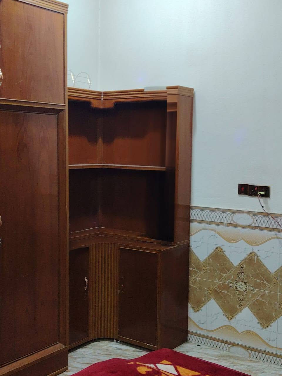 سلام عليكم 
غرفه نوم 
خشب صاج عراقي درجه اوله 
كنتور (6)بوب +جراراه 
نضيفه حيل مايعوزه كلشي 
وصلت مليون 
هاتف* ***********بي وتساب
