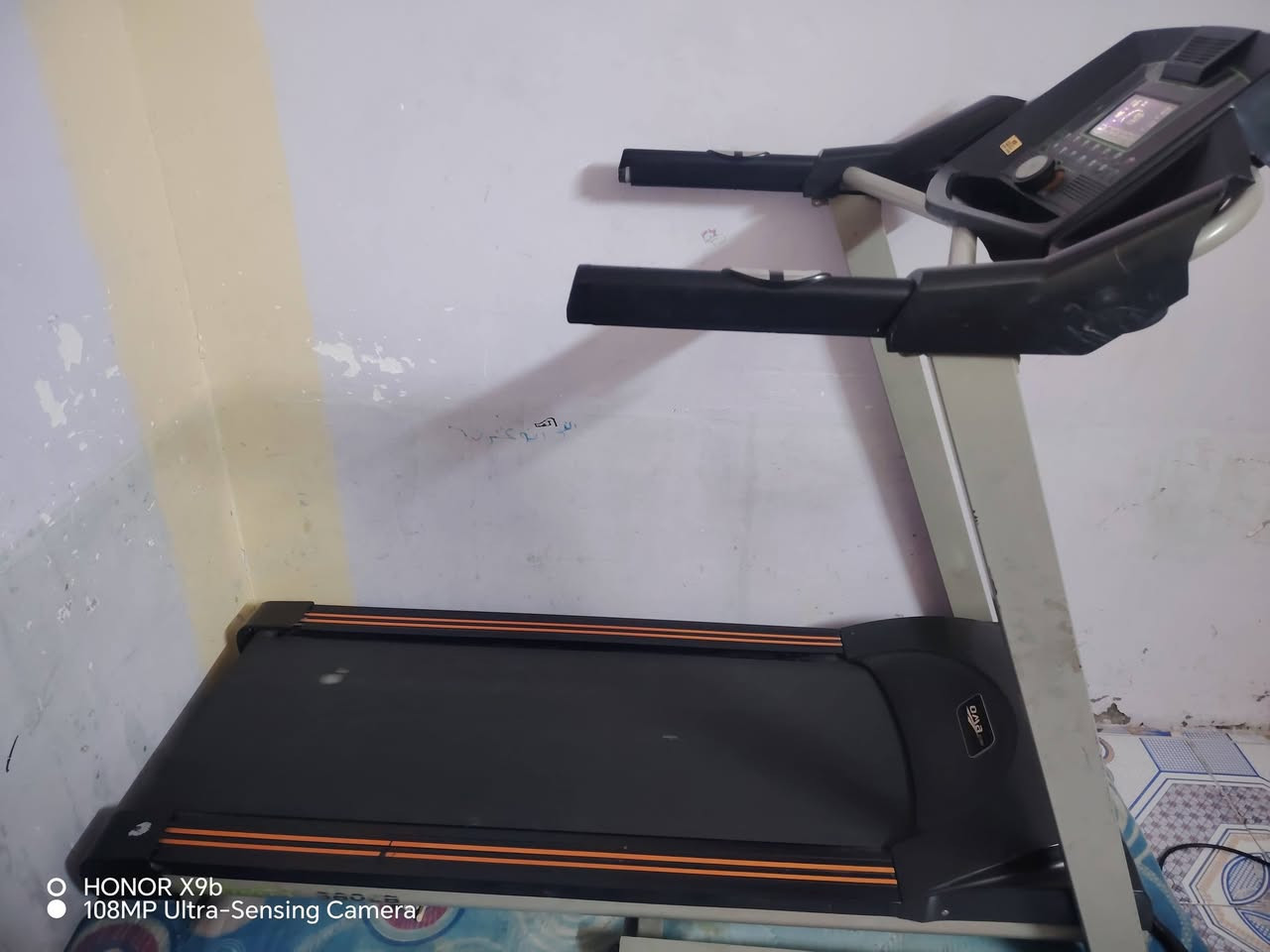 سلام عليكم
جهاز رياضي لبيع  النظافه 80% اوروبي شغال مستحمل وزن 150 
الاستفسار  اتصل على الرقم *********** 
متوفر واتساب
