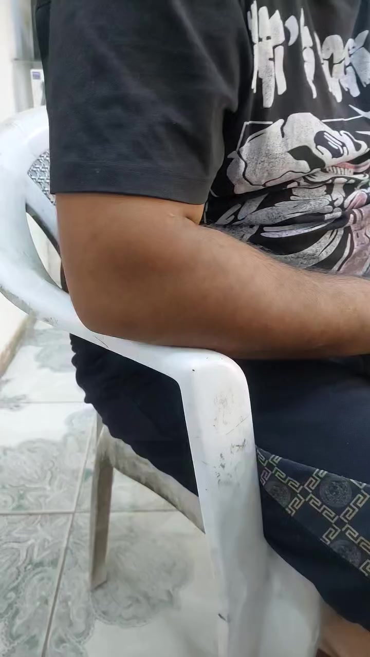 احد الزبائن مشتري شاشه من باب لشرجي فه جابه وشديتها اله وره يوم لشاشه وكفت فصخنه الجهاز بشوفت عيونكم وطلعت الشاشه تعبانه وطفت فه اخوتي نصيحه اذا كنت يمي او يم غير ابو تلفونات لا تاخذ الشاشه قبل لا تفحصه داخل المحل خارج المحل بس تطلع ممسئول بيها ابو المحل وتحياتي لكم مهيمن ابو تلفونات


**إذا كنت صاحب هذا الإعلان وتريد حذفه لأي سبب، رجاءا أرسل رسالة إلى الدعم الفني**