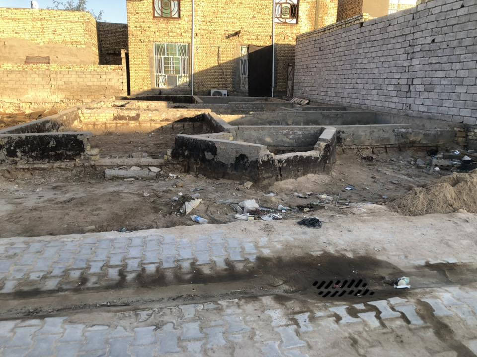 اللهم صل على محمد وال محمد 
قطعة ارض للبيع ٢٠٠ متر بيها بتلو غرفتين صاله برانيه مطبخ منور ساحة حي الامين الثانيه فرع المولدة /وليد  
تبليط ماء كهرباء  مجاري جديد 
لمعلومات اكثر اتصل ***********
