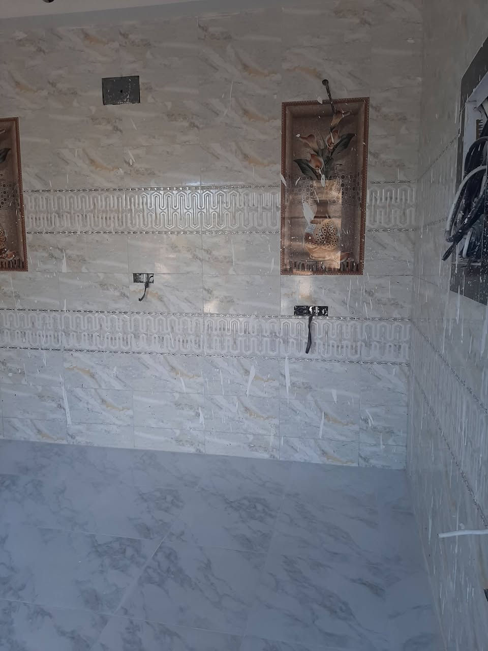 خلفة سيراميك متفرغ للعمل ***********
