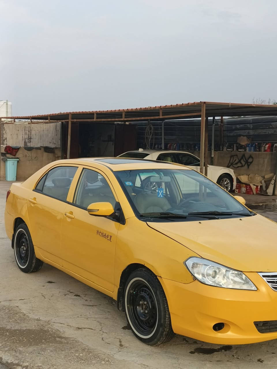 السلام عليكم
BYD 

2016 اصفر بلاد G3

مكينه 1800 وكير بلاد فول مواصفات 

بصمه تشغيل عن بعد

تبريد وحداديه وكهربائيات جاهزه 

رقم بغداد مداور ثاني يوم مصفره هيئه وغرامات خطها جوال

مكلف بالنشر رقم راعيها 👇

***********
