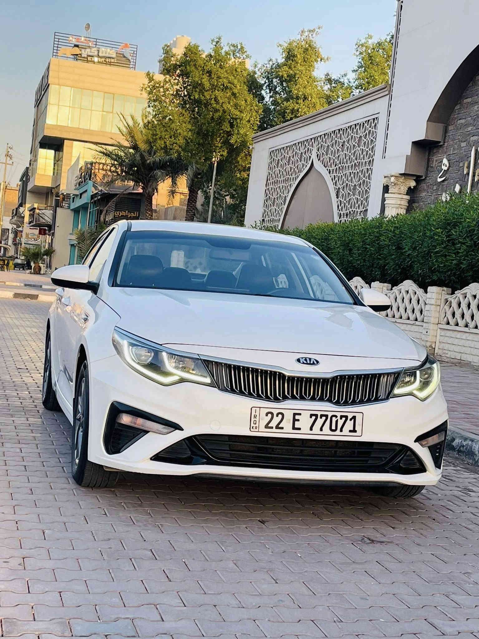 السلام عليكم 
للبيع كيا K5 موديل2021
غاز بلادي تانكي 90 لتر 🇰🇷
يمشي حوالي 550 كيلو 👉
السعر 172 وبيهه مجال مستعجل عالبيع 
السياره كفاله من الصبغ
محرك 2000 محرك وكير وتبريد كله كفاله 
كشنات جلد وكهرباء تدفئه تبريد بالكشن 
لد امامي 
مري شفط 
شاشه وكامره دواره 
حساسات خلفيه بلادي 
فول تحكم ستيرن مثبت سرعه 
السياره عليه ادامه فلاتر الغاز جدد
وبلكات ودسكات وباتري جدد
تخم تاير جديد يعني ما عايزه شي 
دهن كله اصلي من شركة موتل 
كاعيات الشركه بيهه
172 وبيه مجال 
*********** واتس اب 
***********
