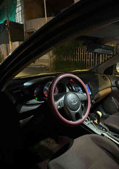 السلام عليكم سيراتو 2011 للبيع مكينة كير نضيفات تبريد ثلج منضوة كلها جديدة صار شهر من شديتها صدر نضيف كهربائيات كاملة شاشة بيها صبغ جاملغ خلفي و شوية بالبنيد  رقم سليمانية مكان السيارة بغداد الكاظميه السعر 78 وبيها مجال قليل الرقم ***********
