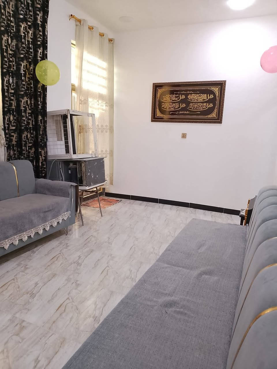 سلام عليكم بيت للبيع عنوان سويب شرطه خامسه مساحته 50متر تفاصيل بيت داخل فديو 
سعره 50 وبي مجال بسيط 
رقم صاحب بيت ***********
