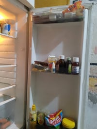 ثلاجه • ١٢ قدم • نضيفه