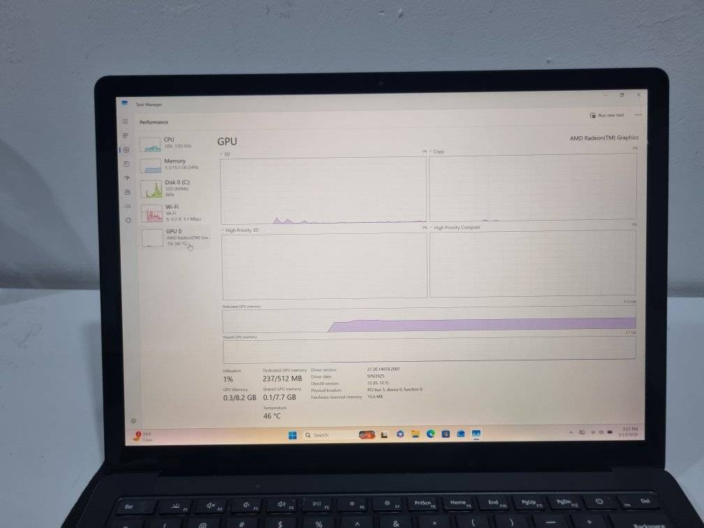 للبيع: Microsoft Surface Laptop (إصدار متميز)
​الجهاز يجمع بين التصميم النحيف الفاخر والأداء القوي المخصص من مايكروسوفت.
​🔹 المواصفات الفنية (Specifications):
​المعالج: AMD Ryzen 7 (Microsoft Surface Edition) – بـ 8 أنوية حقيقية و16 خيط معالجة، أداء سريع جداً وسلس في تعدد المهام.
​الذاكرة العشوائية (RAM): 16 GB (تظهر 15.5 GB فعلياً في النظام).
​التخزين (Storage): 512 GB NVMe SSD (هارد فائق السرعة لإقلاع النظام وتشغيل البرامج بلمح البصر).
​كرت الشاشة: AMD Radeon(TM) Graphics (مدمج ممتاز للأعمال اليومية، التصميم، والمونتاج الخفيف).
​الشاشة: شاشة Surface المميزة بدقة عالية وأبعاد 3:2 المريحة جداً للتصفح، القراءة، وإدارة الأعمال.

السعر :750,000


**إذا كنت صاحب هذا الإعلان وتريد حذفه لأي سبب، رجاءا أرسل رسالة إلى الدعم الفني**