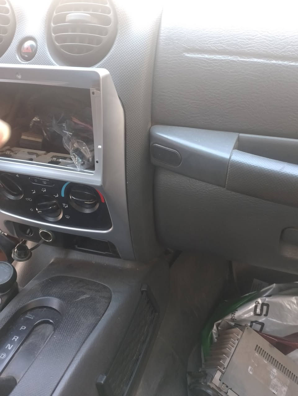 اطار شاشة ليبرتي 2007 -2002
السلام عليكم 
الشباب الي حاجزين اطار شاشة ليبرتي 2007 خلي يتفضلون خاص وعذرا عن التاخير لان تعرفون مشاكل الاستيراد الي صارت 
***********
