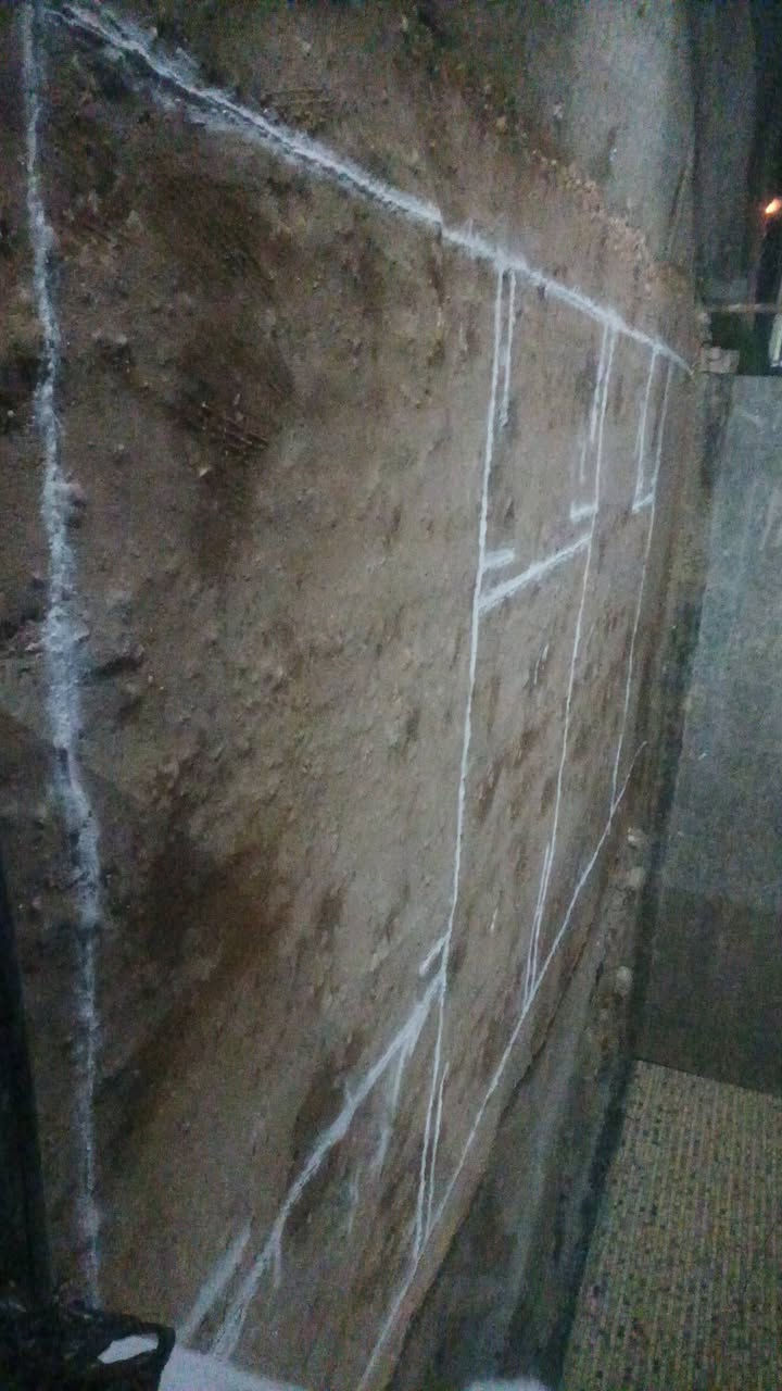 السلام عليكم..
عرصه ...زراعي   مسجله بل بلديه وبيها. اقرار محكمه...ورقم 

حي مطاط ...قرب جامع الرحمن قيد الانشاء

100م..

عرض6وربع طول 16متر..ركن على شارعين ..

شغل درجه اولى..كما موظح بل صور..

اساس حجر بطح درجى اولى عمل 

تكعيب طابوق جمهوري وصب ..شريط .

بناء هيكل بلوك اسد الجنوب درجى اولى بلوك.

يوجد محل وجه بل عرصه اسواق ...مفتح حاليا ..

...سبب البيع لايوجد لدي راس مال لاكمال البناء...
السعر 33مليون..قابل للتفاوض...


**إذا كنت صاحب هذا الإعلان وتريد حذفه لأي سبب، رجاءا أرسل رسالة إلى الدعم الفني**