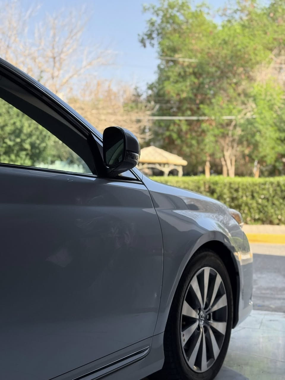 افلون خليجي لمتدد فول 1/1 
بريم 
رقم شمالي 
موديل 12 شهر 10 
محرك 6v بلادي قبق اسود 
بيه بابين مبدل بلادي 
بدون اي دواخل 
السعر 220  بيه مجال 
***********
