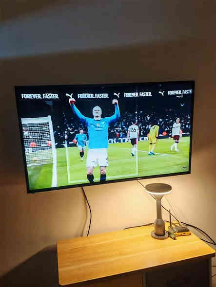 السلام عليكم اخوان شاشة نوع الريان حجم 43 سمارت انترنيت نظيفة جدا مع القاعدة كاملة بدون اي ضرر السعر 175 الف قفل رجاء المكان حي الإعلام الاتصال ***********
