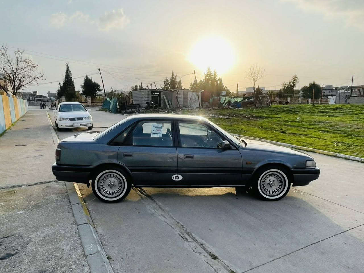 پێشەکی بەناوی خوا میهرەبان
مازدای 626
مۆدێل 1991
 هەشتو بەخە
ئاڕمی پلاستیکی سلێمانی بەشەرتی غەرامە
تەقەو ڕەقەی بەشەرت 
چوار تایەی تازەی خەت سپی لەژێرایە 
کامل بۆیاخ بۆ جوانی 
بێ دەعموولێدراوە 
ڕزیوی و خایسی نیە 
گێرو مەکینەی بە شەرت 
سڵایدە جام کارەبایە 
بەرگە دەرگاو ناو داشبڵی لۆکە 
بێ دوکەڵ و بێ سەرف
سەنەوی جنوبیشی لەگەڵە
  شوێن هەڵەبجەی تازە
ماڵی دۆستە 
نرخی 35گەڵاو کەمێک مەجالی برایانە
ژمارەی خاوەنی 
*********** دار بنديهكان, السليمانية
