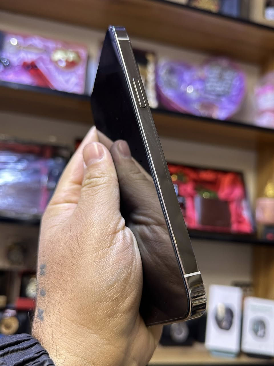 13 برو ماكس خطين 😍
13 برو ماكس ذاكره 256 بطاريه 92 نموذج M 

الجهاز نسخه الدبل سيمكارت ( خطين ) CH/A 

وتر بروف جهاز مابي اي قطعه تبديل مع ضمان 💐

ملحقات كامل ( كارتون + كيبل شحن ) + هدايا 🎁 

كربلاء / فلكة كنطرة السلام / شارع فريحه / مقابل مجموعه الوارث لمواد البناء ( ركن شارع البرج ) اتصال + واتساب *********** متواجدين كل ايام الاسبوع من الساعه 10 صباحاً و الى 11 مسائاً
