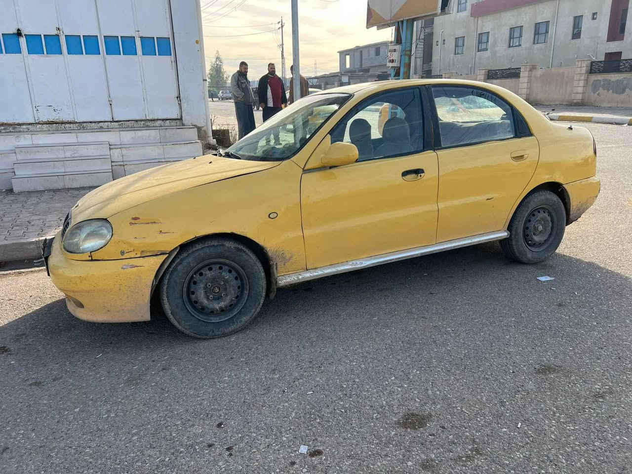 دايو لانوس موديل 2000 الرقم صلاح الدين خصوصي  وليست تكسي السنوية نافذة لغاية شهر 9 كير عادي محرك وكير شرط تاير جديد
شرط التحويل السعر 25 ورقة وبيها مجال
للاستفسار الاتصال على الرقم 
*********** Singapore
