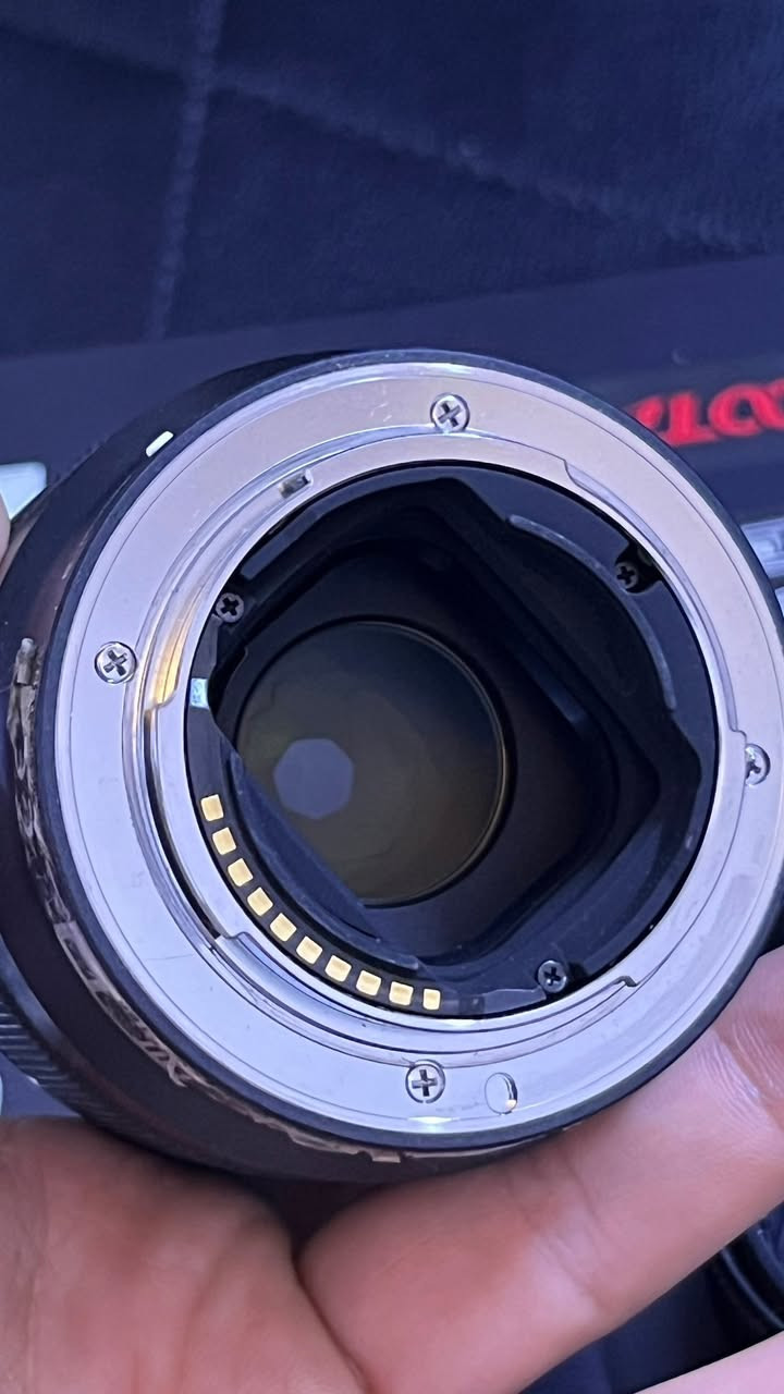 للبيع Sony A7 III مع عدستين

📸 المحتويات:
 • Sony A7 III
 • Sony FE 24-70mm F4 ZA OSS (Zeiss)
 • Sony FE 50mm F1.8
 • بطارية أصلية
 • الكارتونات الأصلية موجودة

الحالة:
 • استخدام شخصي.
 • عدد الشترات: 45,000.
سكرين للشترات موجود 
ملاحظة:
يوجد مشكلة في منفذ كارت الذاكرة الثاني (SD Card Slot 2)، أما المنفذ الأول فيعمل بشكل طبيعي 100%، والكاميرا تعمل والتصوير طبيعي باستخدام المنفذ الأول.

💰 السعر: 2,250,000 دينار عراقي وبيها مجال قليل 
للاستفسار ***********
