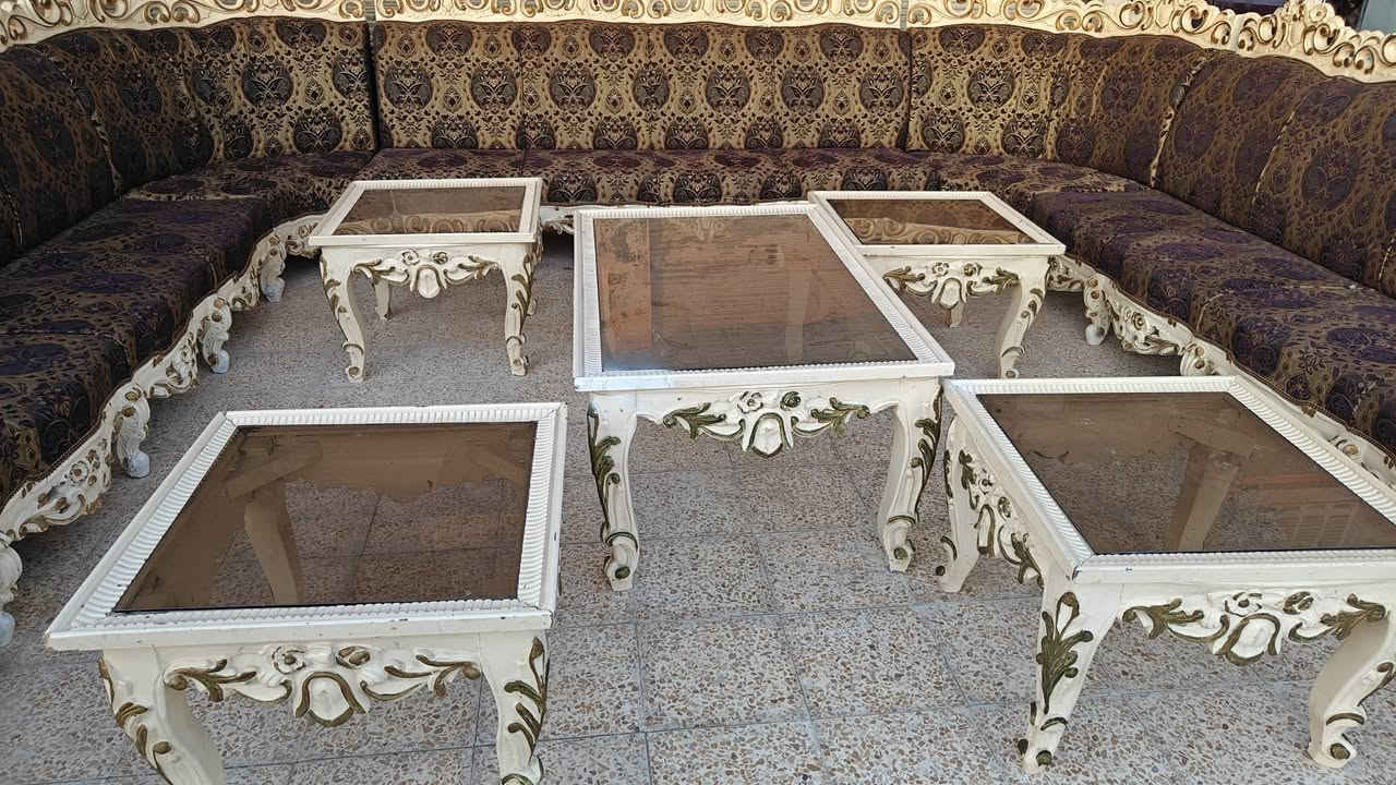 ديوان عراقي مستعمل نظيف جدا جدا 
ديوان رئاسي كلاسيك قياس 16 متر تقريبا خشب عراقي درجة اولى مع ميز وسطي و7 طبلات 
للطلب والاستفسار يرجى زيارة موقعنا في الموصل سايدين القادسية الاولى قرب جامع علي بن ابي طالب مقابل ملعب الأمواج أو الاتصال على الارقام التاليه 
***********
***********
***********
