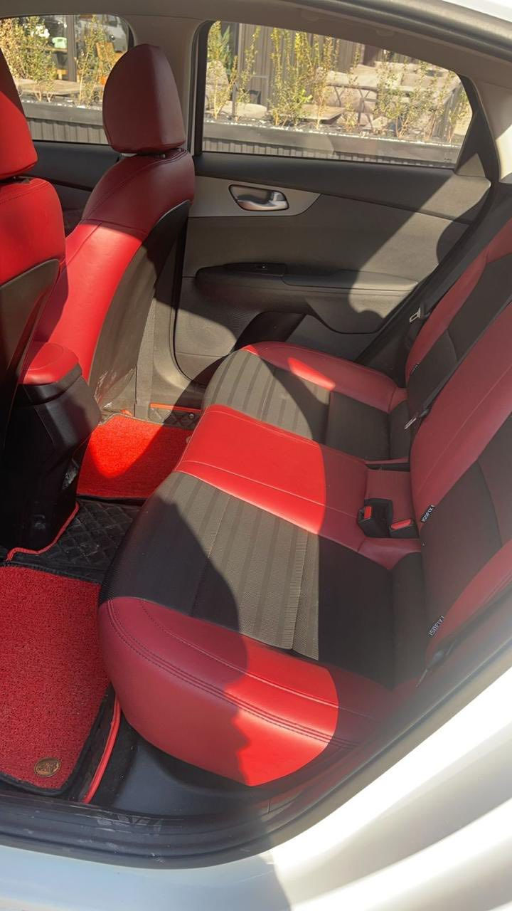 سلام عليكم K3  موديل 24 دبل نوزل مكفوله كفاله عامه من صبغ والبارد والرصعات والشخوط برغي ممفتوح بيه ماشيه 25500 كيلو قابله للزياده ب140 ومجال كلش قليل  مكان سيديه  ***********
