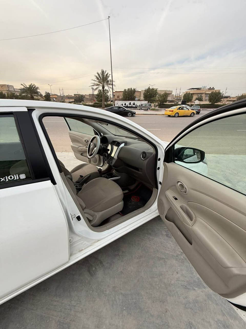 نيسان سني مديل 2025
سياره مصريه
 ماشيه 18  الف
سعر 123 وبيه مجال 
 سياره بيه بس بارد جوه دعاميه فقط 
الرقم 

*********** البصرة, العراق
