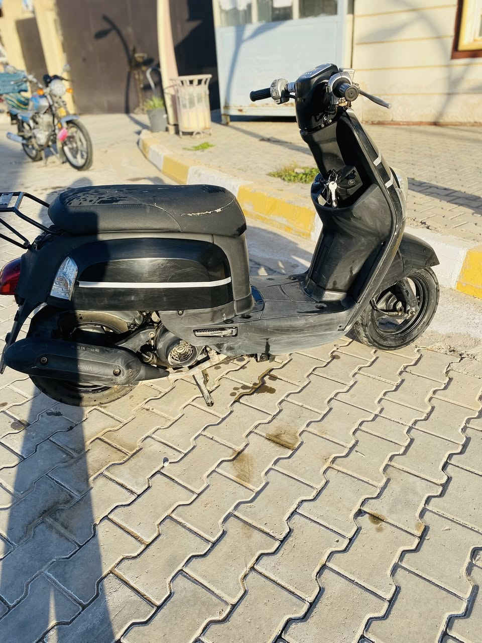 دراجه بوليس للبيع 2008
من ناحيت مكينه نضيفه مكفوله من كل نواحي 
مع بطاريه سلف جديدة 
اما من ناحيت كهربائي ضوة امامي ضعيف 
دراجه للامانه مكفوله مسوليتي تجي تكربه وتشوفه علئ ايدك
مستعجل للبيع 
السعر 975 بيه مجال 
العنوان كربلاء طويريج 
للحجز واتس ***********
