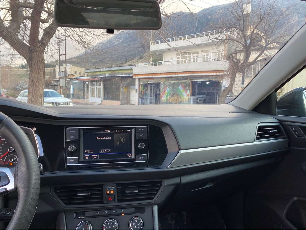 jetta S 2020
بەس بۆنید بۆیاخ بێ داخلی 
کامل کرایتە SEL
٥١مایل ڕۆشتوە
٠۷٥٠۱۳٥۸۸۲۸ أربيل, العراق
