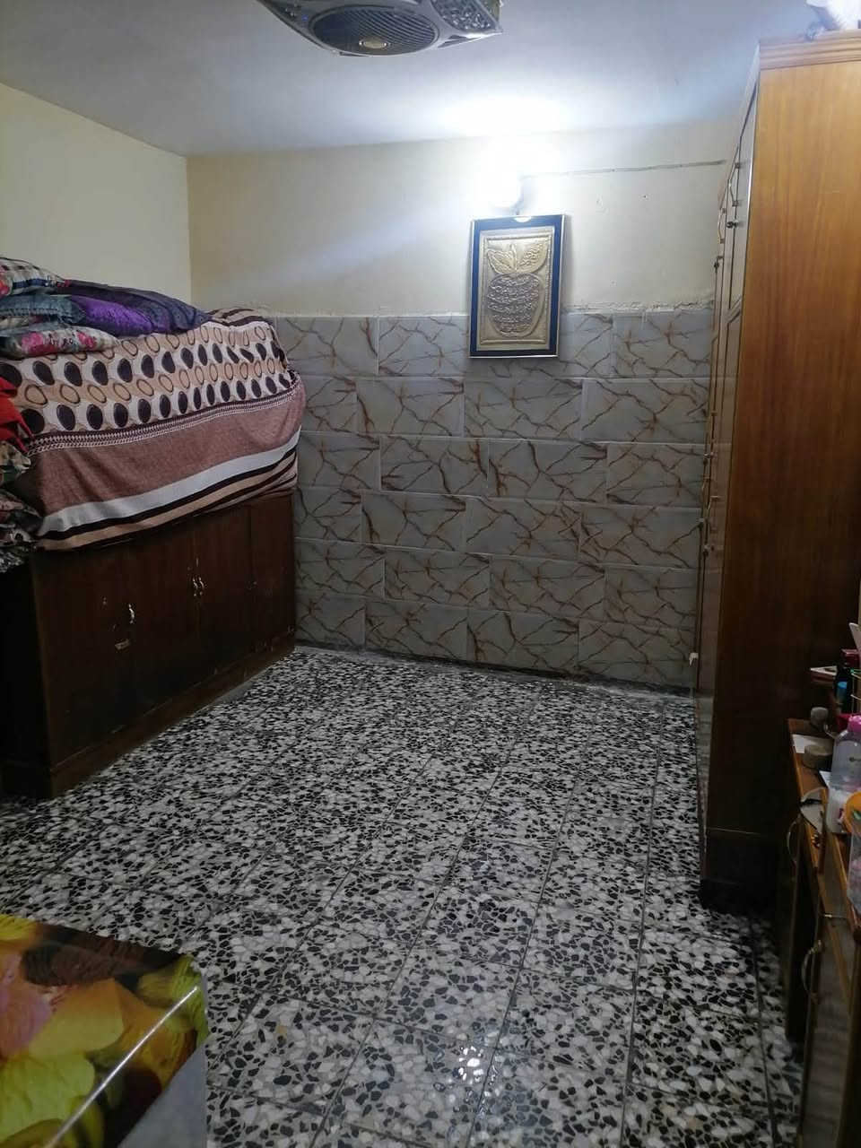 نصف قطعة للبيع قطاع 24 عكاده نظيف فرق فرع عن شارع الفلاح 
طابق ونص 
غرفتين 
هول 
ملحقات 
سطحين 
***********
للاستفسار اتصال او واتساب
