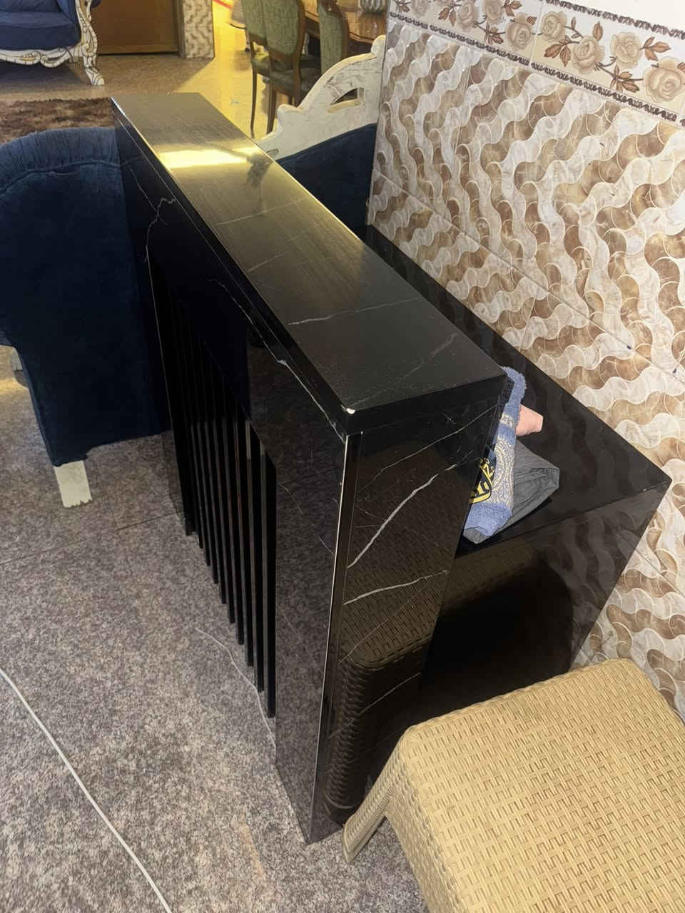 ميز كاشير مستعمل فتره بسيطه شبه جديد
***********
