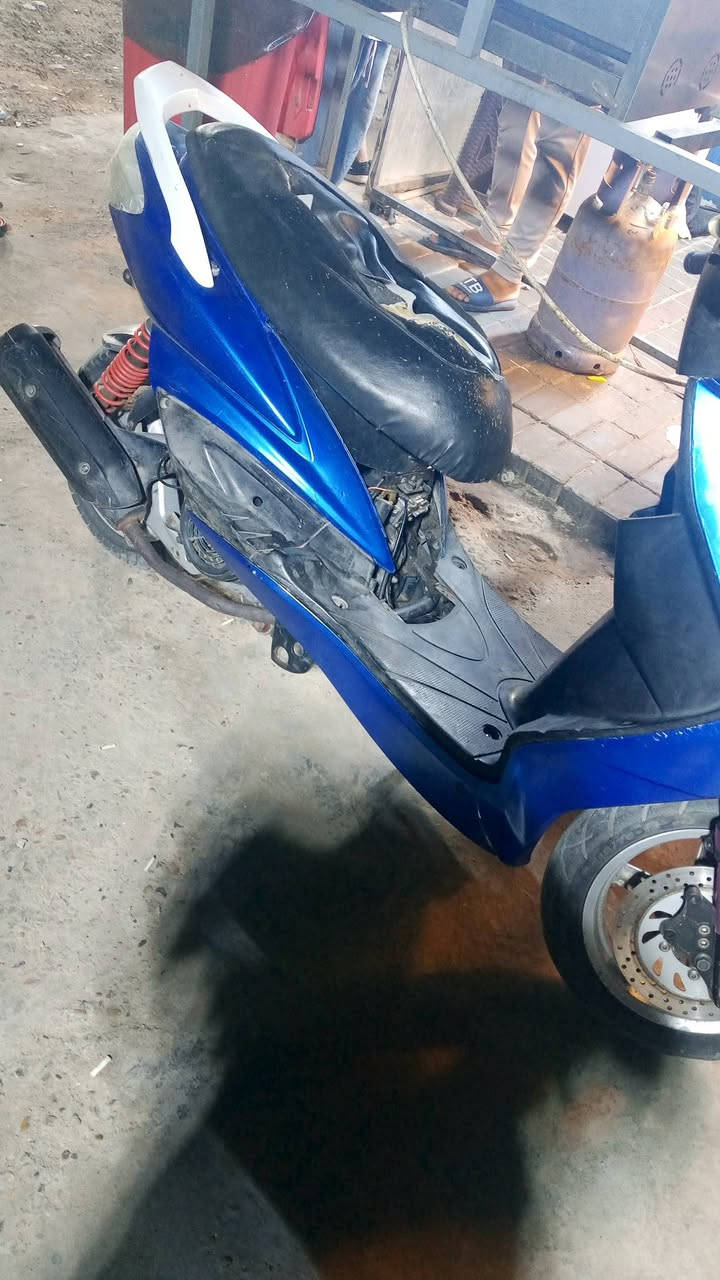 سلام عليكم سكنس فحل كابريتر دراجه مال رمبه كفرات بيها صبغ بيها صدر جمسون نزل وياها من رمبه كهربائيات شغاله بس يدرلهن كلوبات كصه هم موجود مسجعل على بيعتها 550 بيها مجال حك جيه بغداد مدينة الصدر تقاطع سفاره قطاع 77
*********** 
مكينه كفاله عامه تنقيص تبخير بكن اكسل بيها صوت بل عرموط مال هندر بس
