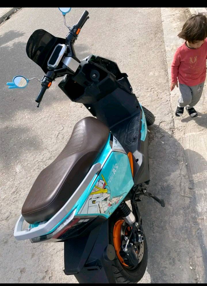 دراجة سكنس جبلي شحن دراجة عليهة الاعتماد تاخذها وراسك بارد سعره750وبيهة مجال بس نقصهة كفرات جانبية لان انكسر واحد وذبيتهن  مكاني بغداد جسر ديالى