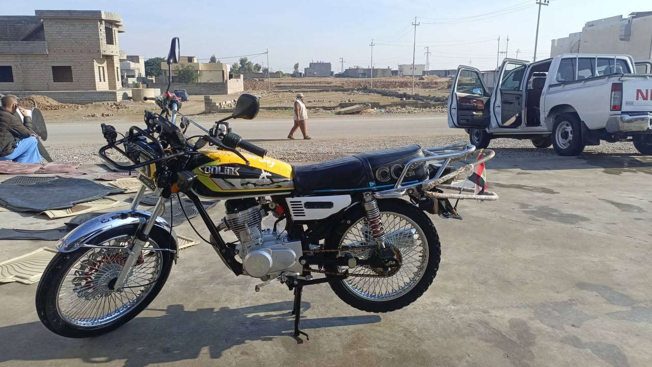 السلام عليكم
نامي برو اربعه گير موديل 25 اربعه گير 
محرك مفتوح ؟ اي مفتوح مبدل بستم او ولفات 
كهربائيات شغاله ؟ شغاله الكهربائيات والشاشه شغاله 
 بي الخبزه والمنتچل 
السعر 550او بي مجال مكاني داخل الزاب اتصل عل رقم ***********
