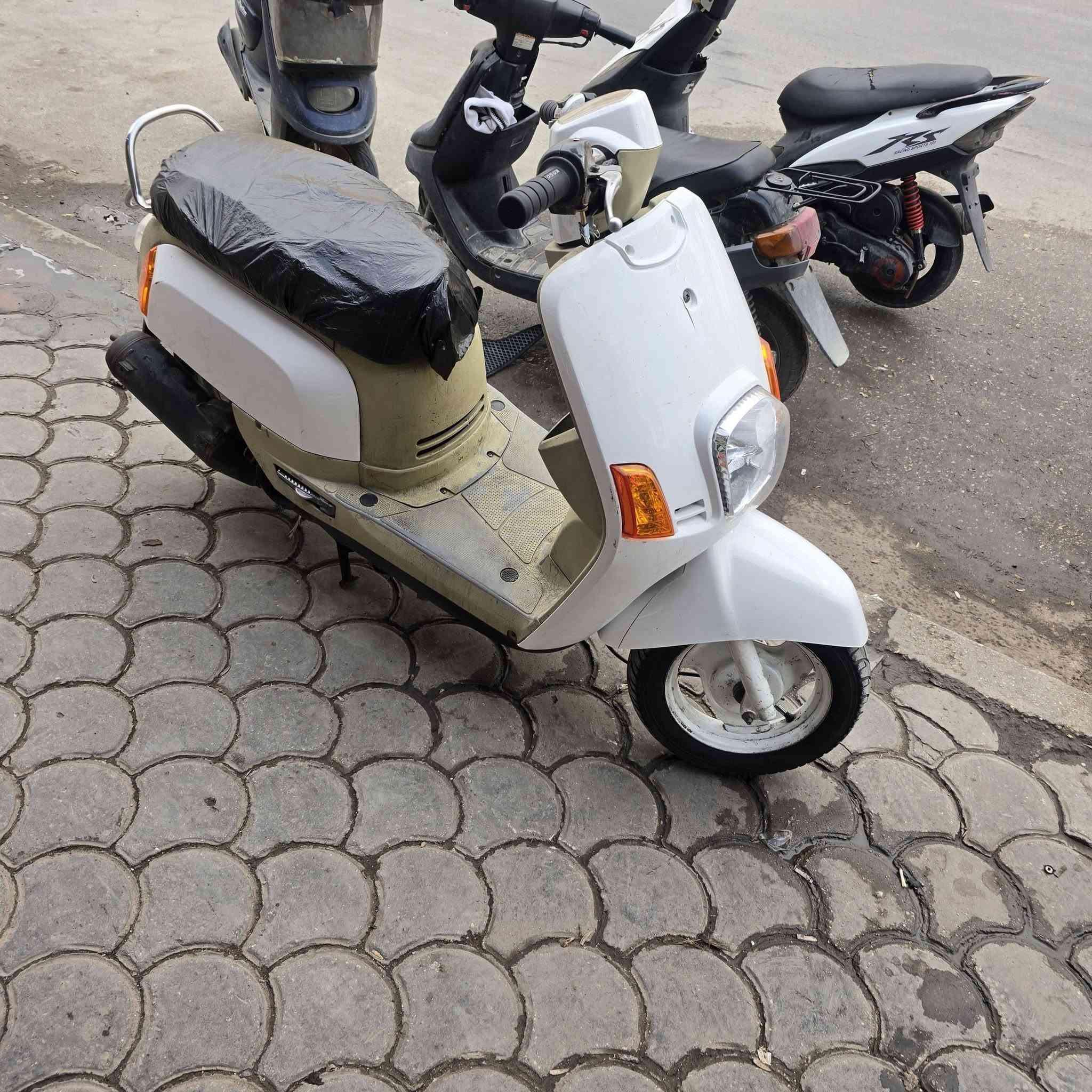 دراجه بوليس 2003مفتوحه امبدل بوشه 55 كلجات جدد كهربائية كلها شغاله بس السلف مايشتغل الدراجه ناعمه شلعه معدل مفوله مكاني كربلاء الحولي ميه السعر 550او بيها مجال مامتواجد فيس رقمي ***********
