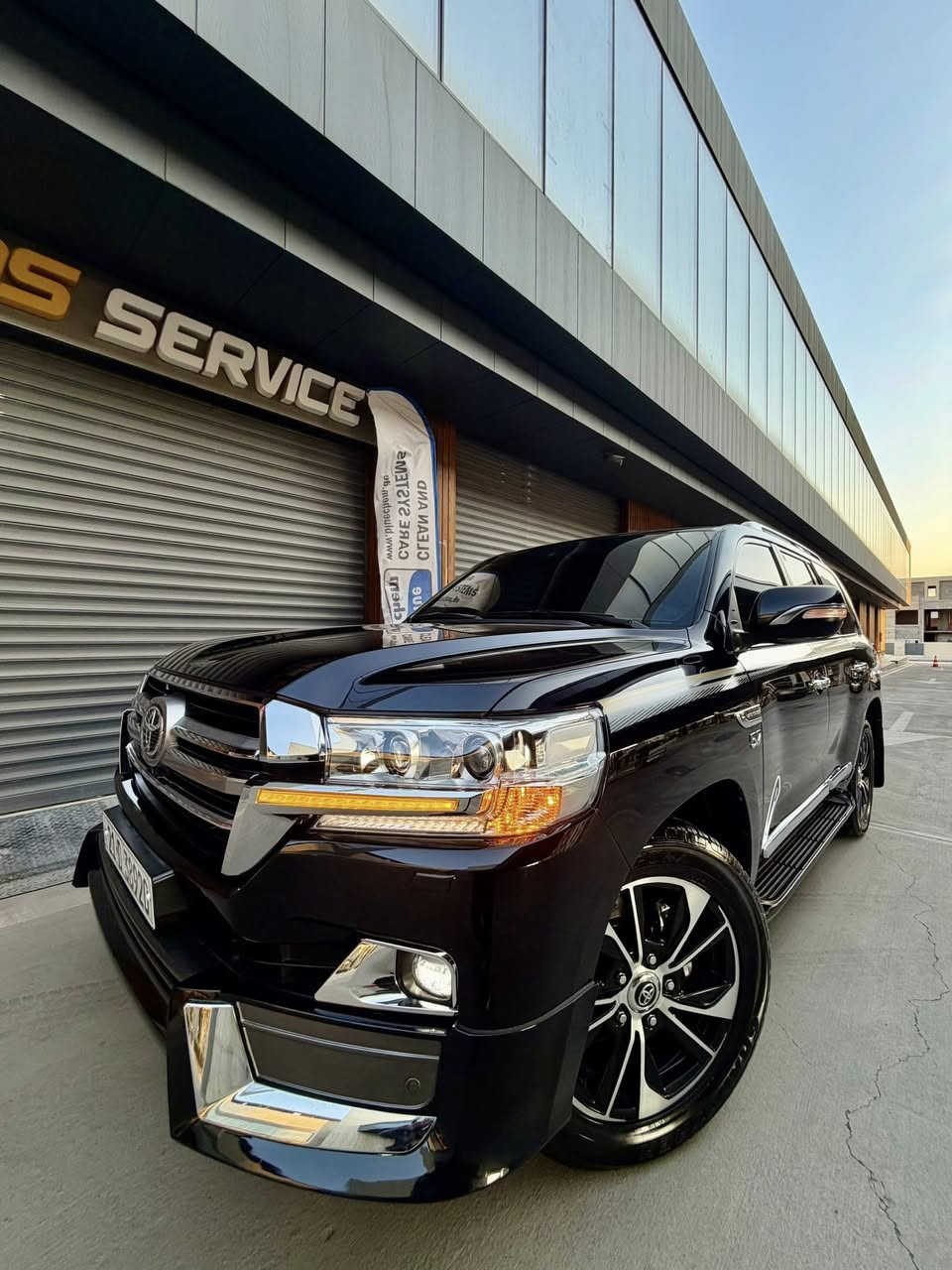 تيوتا لاندكروز 2020 ( لكزس V.X.S )
ماشآءالله  تحدا شرط ماكو هيج نضافطها
‎جكات
داخل ديزاينو
ستيرن كاهرباى
سندوق شفط
رادار
كشنات تبريد
٥كاميرات
محرك (5.700) ليكزز
‏‎ماشييه 53 كم حقيقي
‏‎لاندكروز VXS 
‎‏‎موديل.موديل 2020
‎‏‎فول مواصفات 1/1
‎‏‎السيارة مواصفات اللكزس 
‎‏‎-جوبلس تصعد وتنزل 
‎‏‎-شاحن لاسلكي 
‎‏‎- نضام ترحيب عند الاقتراب 
‎‏‎- دبل ماوس 
‎‏‎- شاشة تحكم لكزس 
‎‏‎- شاشات عدد 3 
‎‏‎-تشغيل عن بعد 
‎‏‎- كراسي كهرباء 
‎‏‎- مكينة V8 /5.7
‎‏‎-زراك لايت 
‎‏‎- 5 بصمة ابواب 
‎‏‎- سيستم صوت لكزس 
‎‏‎- ستيرن صاج 
‎‏‎- 8 ايرباك
‎‏‎- فور ويل 
‎‏‎- حساسات امامي خلفي 
‏‎ماشي 53کم
‏‎- نضام ايكو تقليل صرفية 
‎‏‎-ثلاجة 
‏‎مواصفات VX.S معروفة ما يحتاج اذكر لبقية 

‎ا‎مكفولة كفالة عامة من الدعامية إلى الدعامية 
‎ا‎بدون بارد بدون صبخ ،بدون رصعات ،بدون حتا شخط
‎ا‎،رمل مابي ،حتا لحية بدون صبخ بقية كلها بشرط

‎محرك كير بشرط مامفتوح
‎سيارة حيل نظيفة كلشي عل بلاد لوك
‎سنوية زنكة كلشي جديد مدفوع لـ2029
‎باسمي السنوية بشرط تحويل و خرامة 
‎سيارة مابيـها دينار مصرف كامل من كل نواحي

سعر567$
رقم صاحب سيارة ***********
‎‏‎
