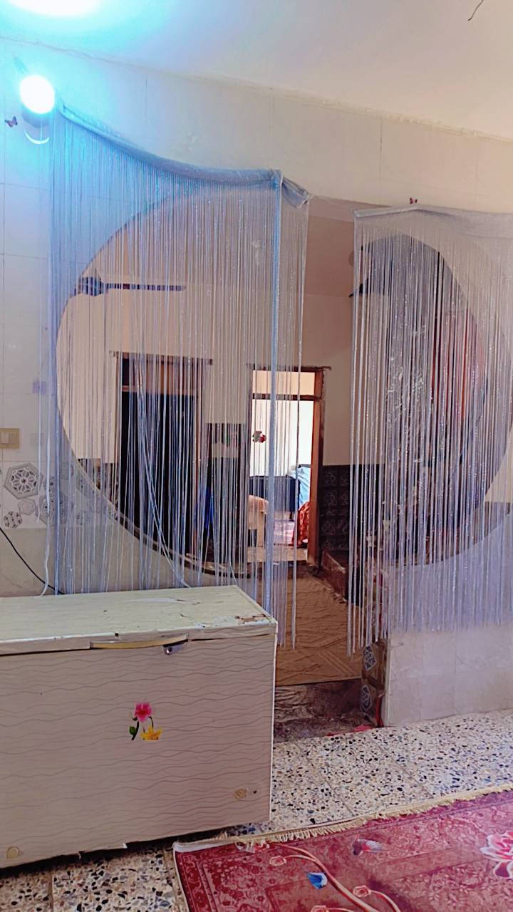 بيت بناء 2023 المساحه 275  يقع في #الكوت الجديده رگن موقع تجاري على شارعين الشارع الرئيسي الي هو شارع المطحنه او الاقواس الي تجي من شارع بغداد وشارع فرعي يحتوي المنزل على غرف عدد 3 وصاله واستقبال ومطبخ صحيات خارجيه وداخليه علماا الغرفه تحتوي ع سويت طارمه مناور عدد 3 
علماا الغرفه الاخيره مابنيه الي تطل على شارع الفرعي 

السعر خاص او الاتصال على الرقم التالي 
***********
