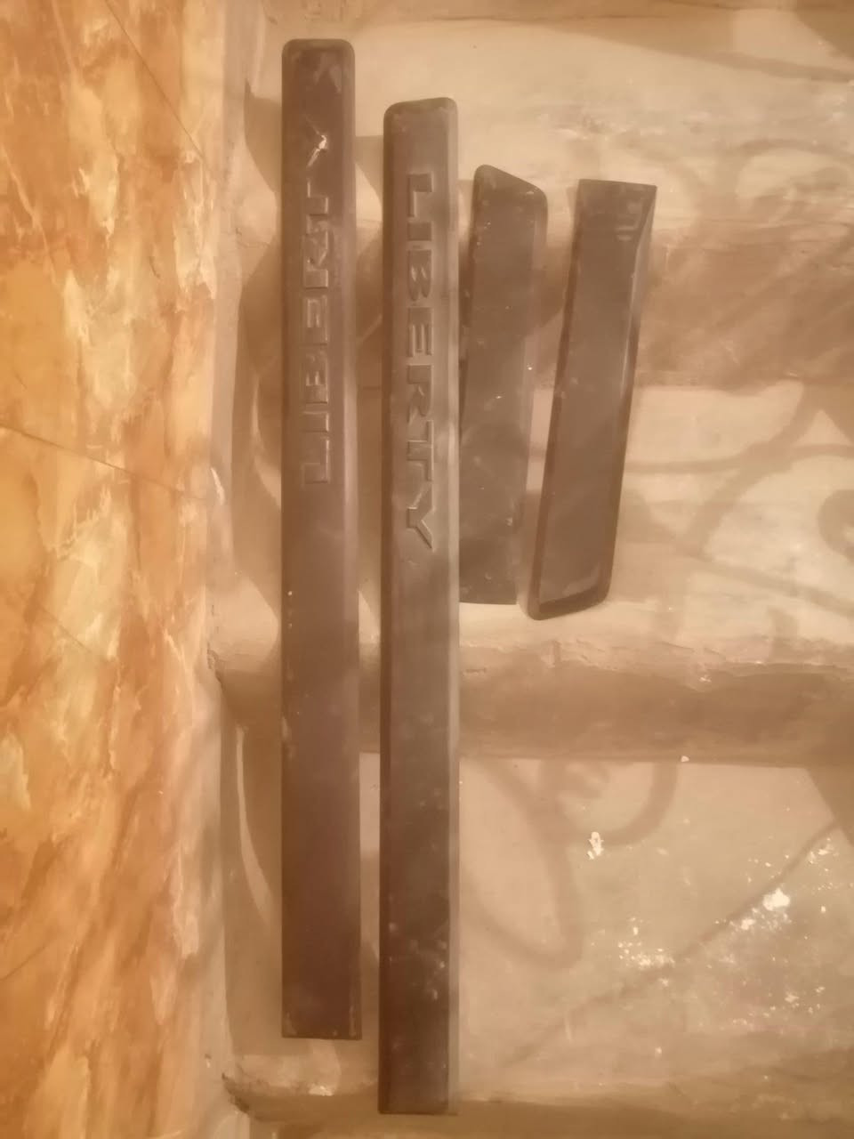 السلام عليكم تفصيخ جيب لبيرتي ٢٠٠٨ شتحتاج اتواصل *********** مكان الديوانيه
