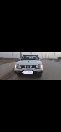 👋🏻 سياره نيسان 2014.🛻 الضرر فقط باب السايق مبدل بلادي.  تخم تاير تبريد...